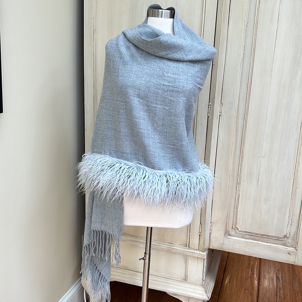 2 Chic Gorgeous Light Gray Wrap - image 4